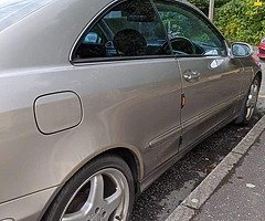 2004 Mercedes-Benz CLK-Class