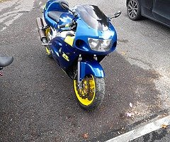 Suzuki gsxr 600 srad
