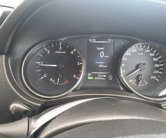 NISSAN QASHQAI 1.6 DSL SV CVT 2016 - Image 4/10