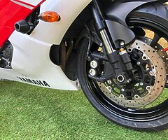 Yamaha R6