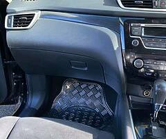 Nissan X-ray - Image 8/10