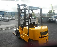 FOR SALE: Mitsubishi 3 Ton Forklift