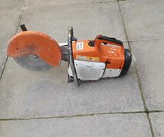 Concrete saw