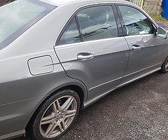 Merc E220 for sale - Image 7/8