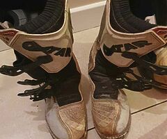 Mx boots size 8