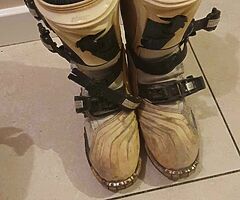 Mx boots size 8