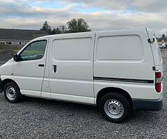 2008 TOYOTA HIACE SWB D-4D - Image 5/9