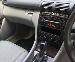 2004 Mercedes-Benz C-Class - Image 5/8
