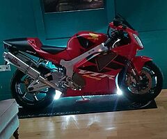 2000 Honda VFR