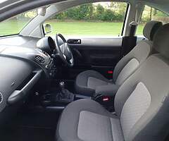 2008 Volkswagen Beetle - Image 3/10