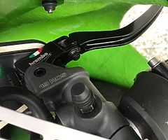 Kawaski ZX9R track bike