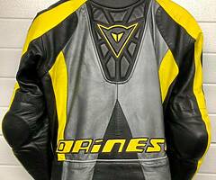 Dainese 2-piece leather suit - Image 4/7
