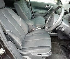 I'm a decent and cheerful Renault Megane looking for a new good owner to hop in and ride me. - Image 4/10