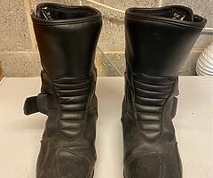 Men’s motorbike boots. Size 9. Good condition. £25