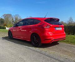 Ford Focus zetec a red edition