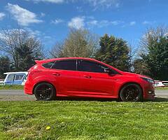 Ford Focus zetec a red edition - Image 10/10