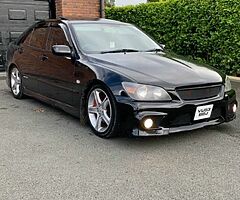 Lexus is200
