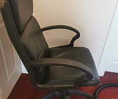 Desk chair - FREE - Image 3/5