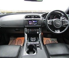 2017 Jaguar XE - Image 5/10