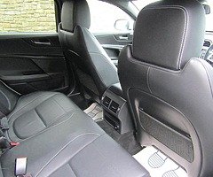 2017 Jaguar XE - Image 7/10