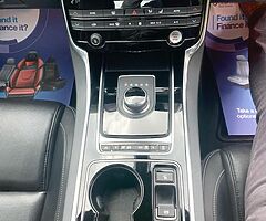 2017 Jaguar XE 20d R-Sport 180 Auto - Image 3/10