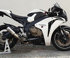 HONDA CBR-1000 RR8 FIREBLADE