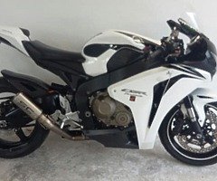 HONDA CBR-1000 RR8 FIREBLADE - Image 4/10