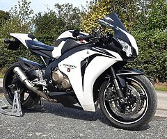 HONDA CBR-1000 RR8 FIREBLADE - Image 9/10