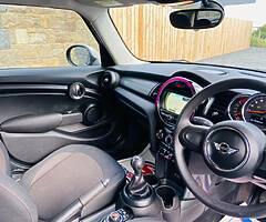 MINI COOPER D 1.5 DIESEL - Image 5/10