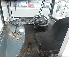 FOR SALE: Kalmar Shunter. - Image 4/9