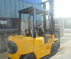 FOR SALE: Caterpillar Forklift 2.5 Ton - Image 8/8