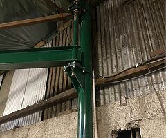 Swivel crane with 1 tonne winch