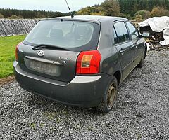 Breaking 2003 Corolla - Image 3/3