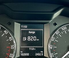 SKODA OCTAVIA - Image 8/9
