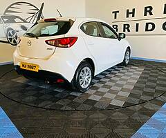2017 MAZDA 2 SE, LOW LOW MILAGE - Image 5/8
