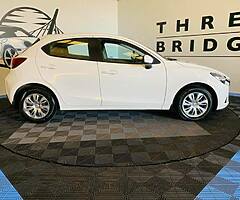 2017 MAZDA 2 SE, LOW LOW MILAGE - Image 6/8