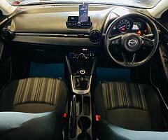 2017 MAZDA 2 SE, LOW LOW MILAGE - Image 7/8