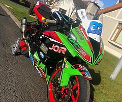 Zx6r race bike