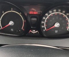 09 Ford Fiesta