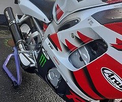 Yamaha R6