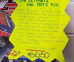 Nitro powered remote control truck famous traxxas t max full price is 650 - Image 3/4