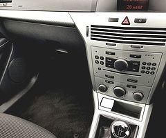 ***FOR SALE, LATE 2010! Vauxhall Astra 1.4 sri***

Low insurance 1.4 PETROL model, motd until the en - Image 8/10