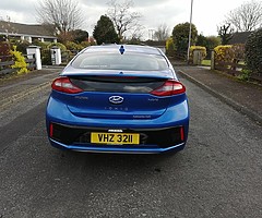 2017 Hyundai Ioniq Premium Se Hybrid Top Spec !! Heated seats,SatNav,PDC,Lane assist - Image 4/10