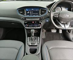 2017 Hyundai Ioniq Premium Se Hybrid Top Spec !! Heated seats,SatNav,PDC,Lane assist - Image 9/10