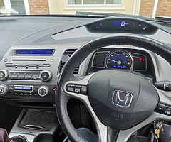 Honda Civic 1.8 petrol sedan - Image 3/7