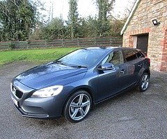 2017 Volvo V40