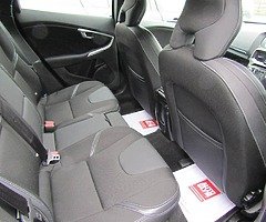 2017 Volvo V40 - Image 7/10