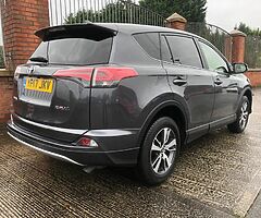 2017 Toyota RAV4 - Image 3/10