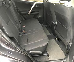 2017 Toyota RAV4 - Image 7/10