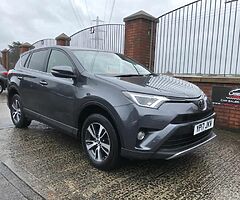 2017 Toyota RAV4 - Image 10/10